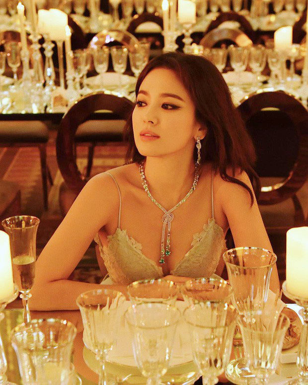Không phải Lisa (BLACKPINK) hay Song Hye Kyo, IU mới là nữ thần Kbiz