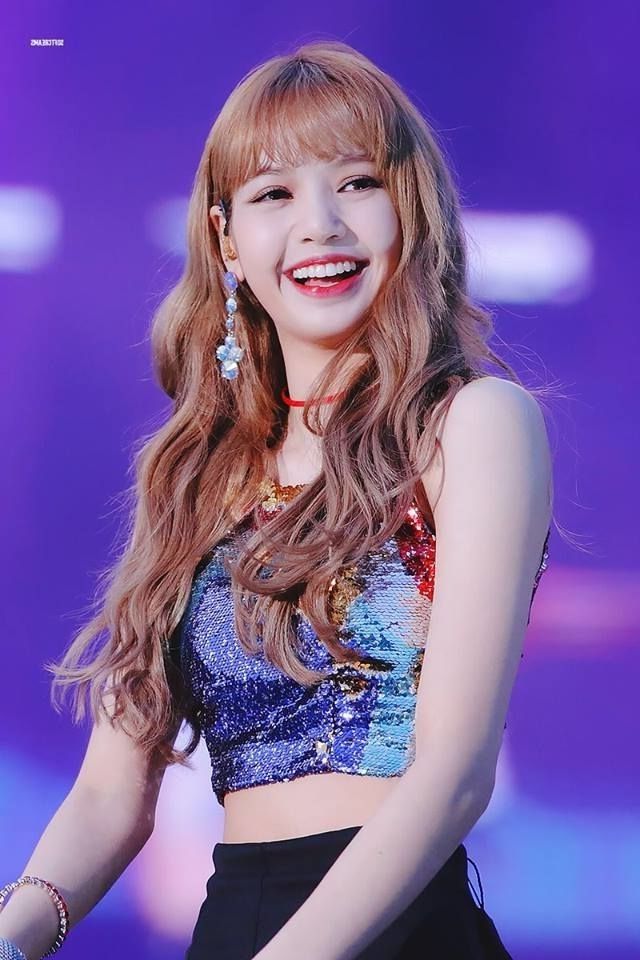 Không phải Lisa (BLACKPINK) hay Song Hye Kyo, IU mới là nữ thần Kbiz