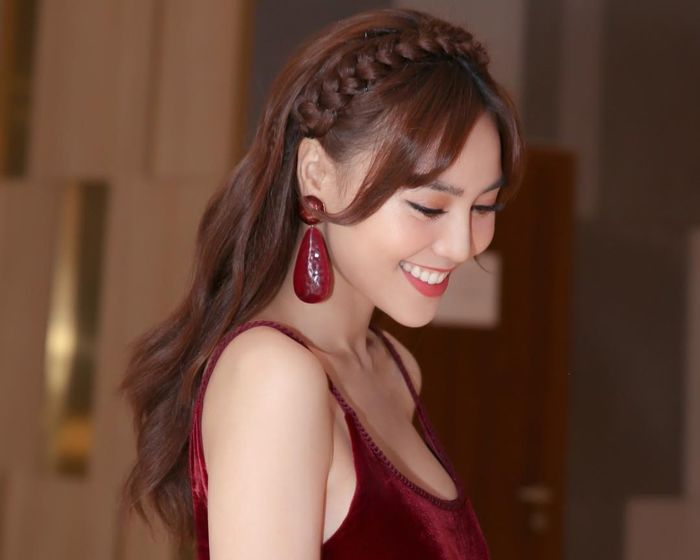 Kiểu tóc nào cũng “đẹp hết nấc”, Lan Ngọc sở hữu nhan sắc thượng thừa
