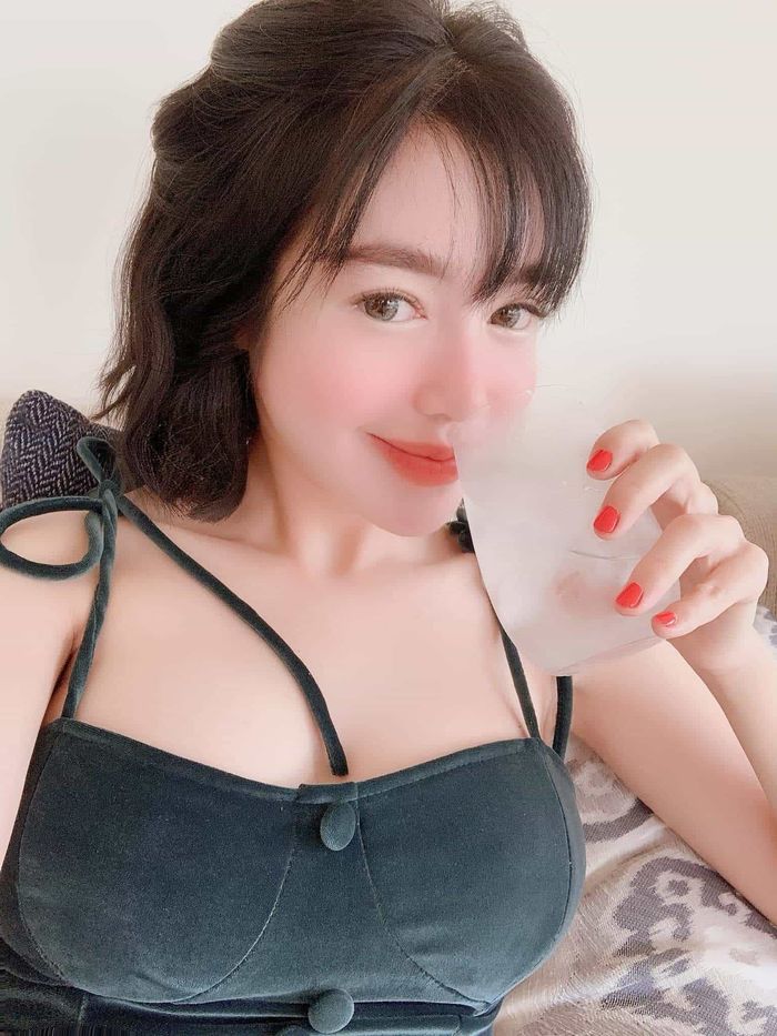 Lan Khuê diện váy khéo giấu bụng, Thu Ngọc âm thầm ly hôn chồng