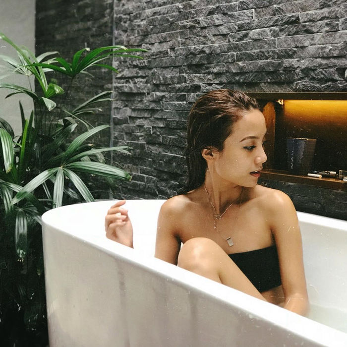 Học hot girl Việt chụp ảnh đời thường nhưng đẹp miễn bàn