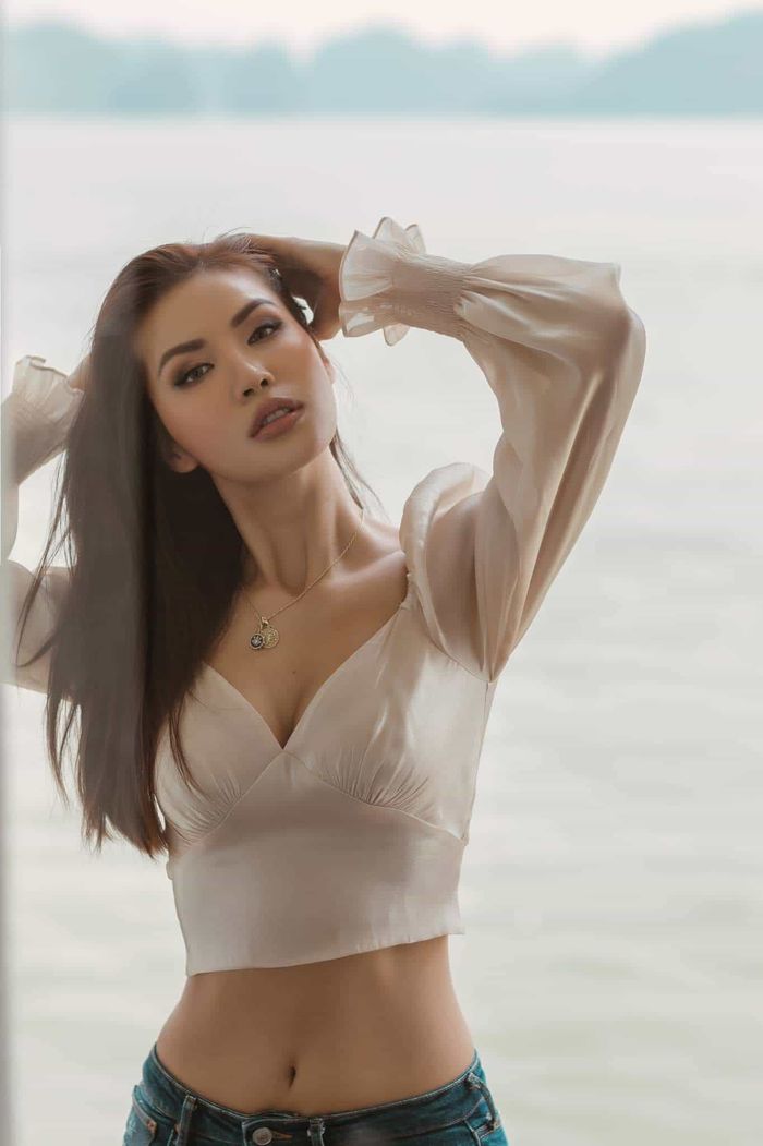 Minh Hằng, Minh Tú lọt top sao nữ sở hữu xương quai xanh tuyệt mỹ