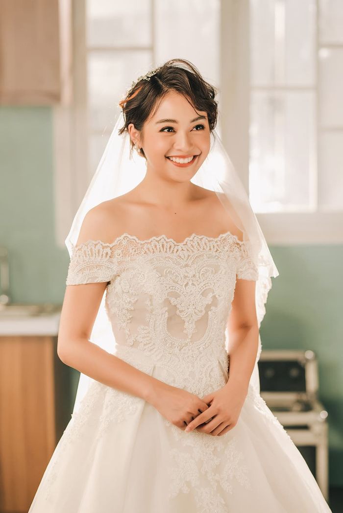 Mỹ nhân Bad Genius đẹp mong manh trong loạt ảnh hậu trường MV