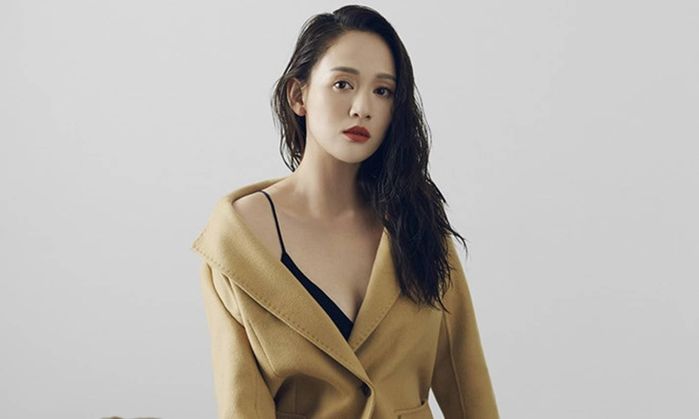 Mỹ nhân Cbiz sở hữu vai trần quyến rũ