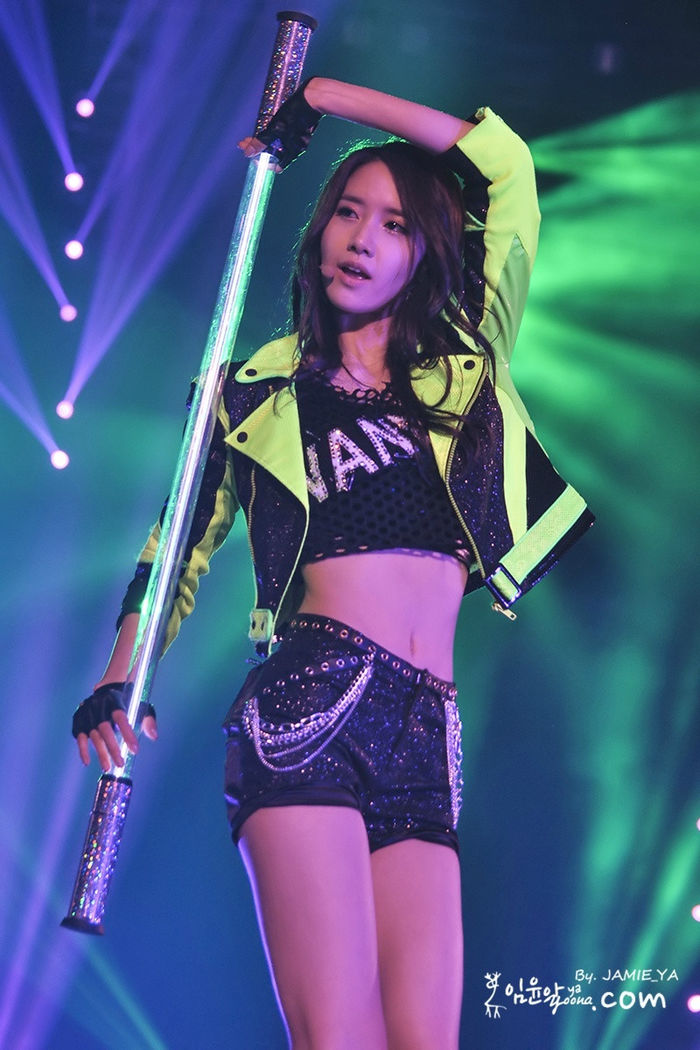 Mỹ nhân Kpop sở hữu vòng eo con kiến quyến rũ