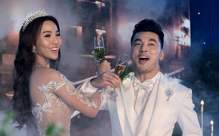 Mỹ nhân Việt qua một lần đò vẫn được chồng yêu chiều hết mực