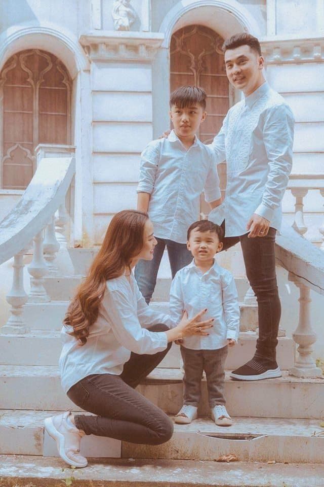 Mỹ nhân Việt qua một lần đò vẫn được chồng yêu chiều hết mực