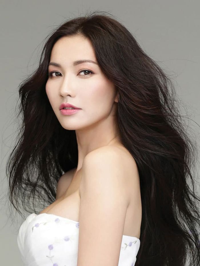 Mỹ nhân Việt qua một lần đò vẫn được chồng yêu chiều hết mực