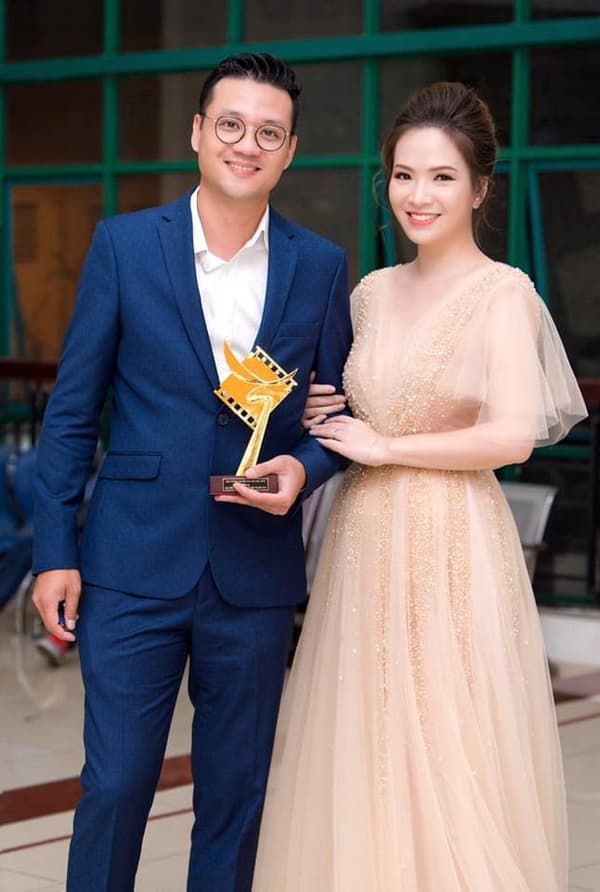Mỹ nhân Việt qua một lần đò vẫn được chồng yêu chiều hết mực
