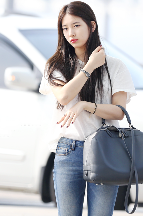 Ngắm cách mix đồ với áo phông của Jennie, Lisa để có cả núi gợi ý