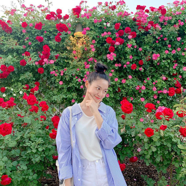 Ngắm cách mix đồ với áo phông của Jennie, Lisa để có cả núi gợi ý