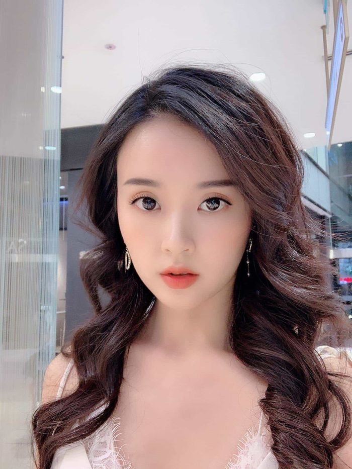 Ngô Kiến Huy vừa khoe body đã bị phũ, Hoàng Anh Vũ công khai bạn gái