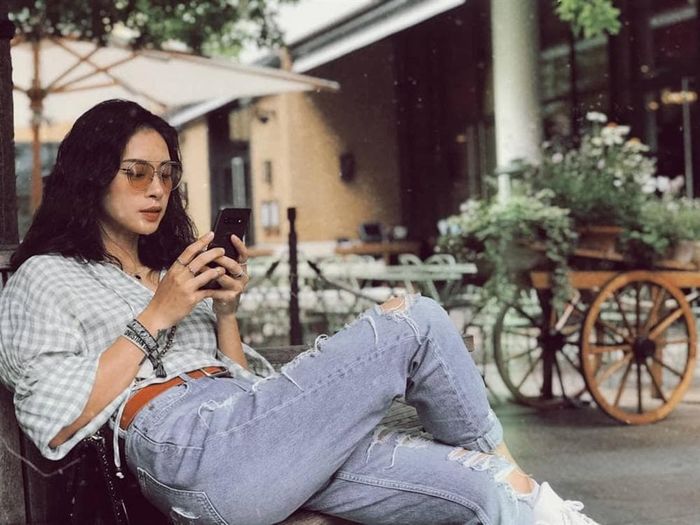 Ngô Kiến Huy vừa khoe body đã bị phũ, Hoàng Anh Vũ công khai bạn gái