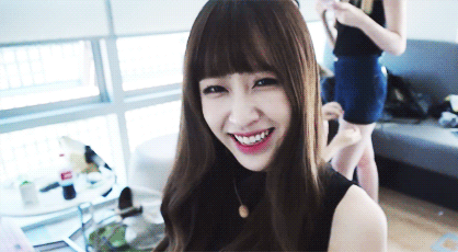 Những bóng hồng sở hữu nụ cười tỏa nắng nhất Kbiz: Lisa, Jisoo