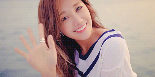 Những bóng hồng sở hữu nụ cười tỏa nắng nhất Kbiz: Lisa, Jisoo