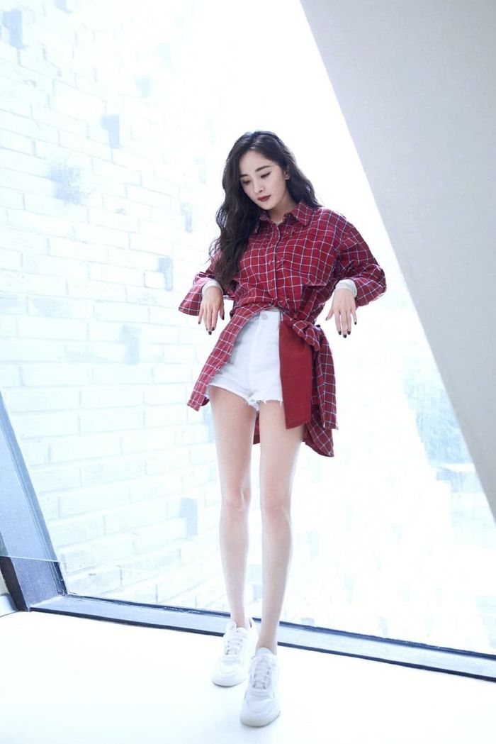 Những mỹ nhân sở hữu đôi chân dài cực phẩm của làng giải trí Hoa ngữ