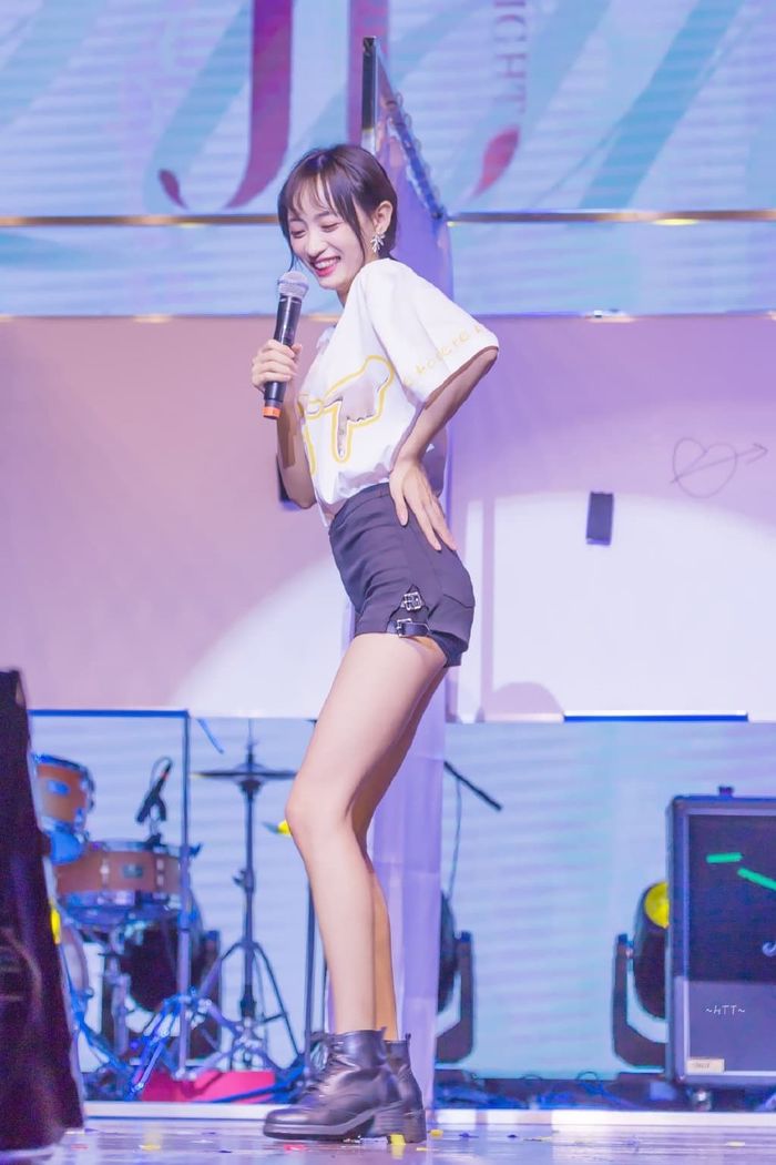 Những mỹ nhân sở hữu đôi chân dài cực phẩm của làng giải trí Hoa ngữ