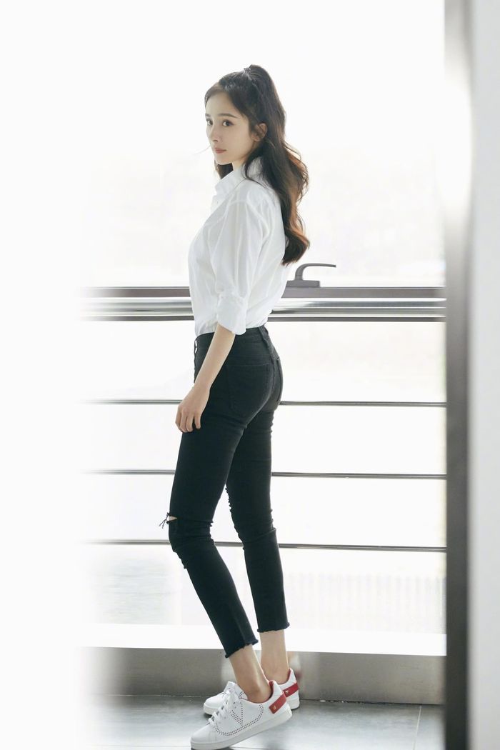 Những mỹ nhân sở hữu đôi chân dài cực phẩm của làng giải trí Hoa ngữ