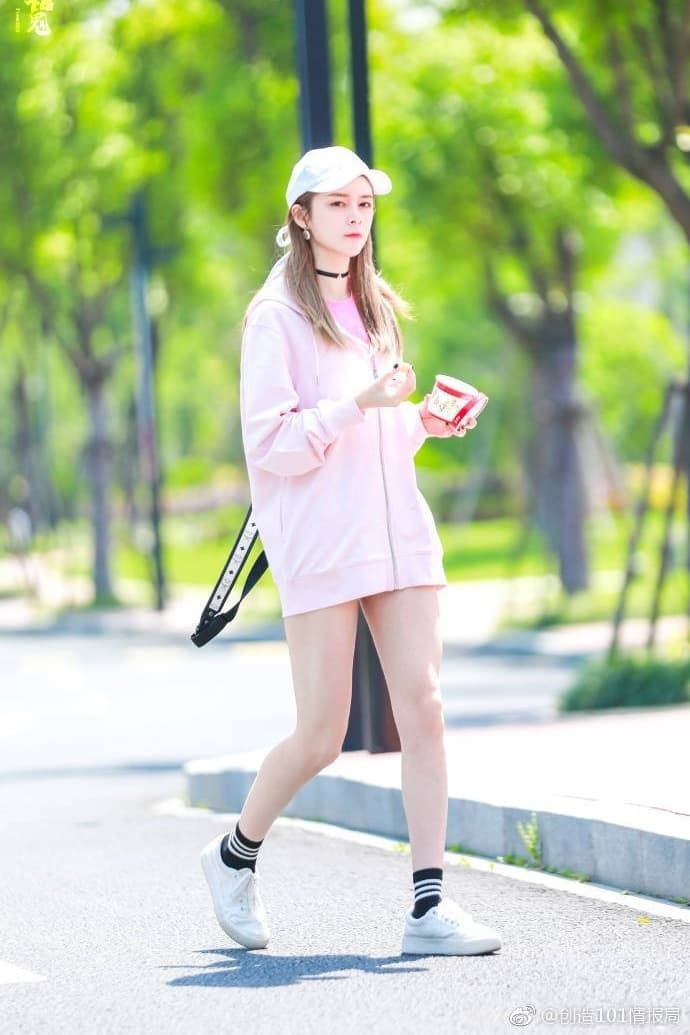 Những mỹ nhân sở hữu đôi chân dài cực phẩm của làng giải trí Hoa ngữ