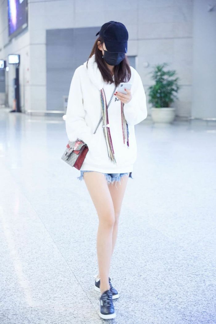 Những mỹ nhân sở hữu đôi chân dài cực phẩm của làng giải trí Hoa ngữ
