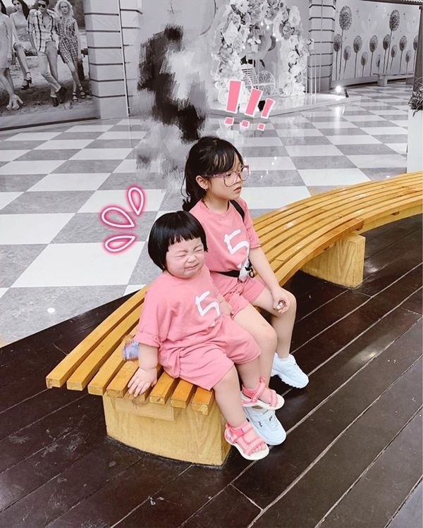 Những ông bố bà mẹ vàng trong làng “dìm” con nổi tiếng trên MXH