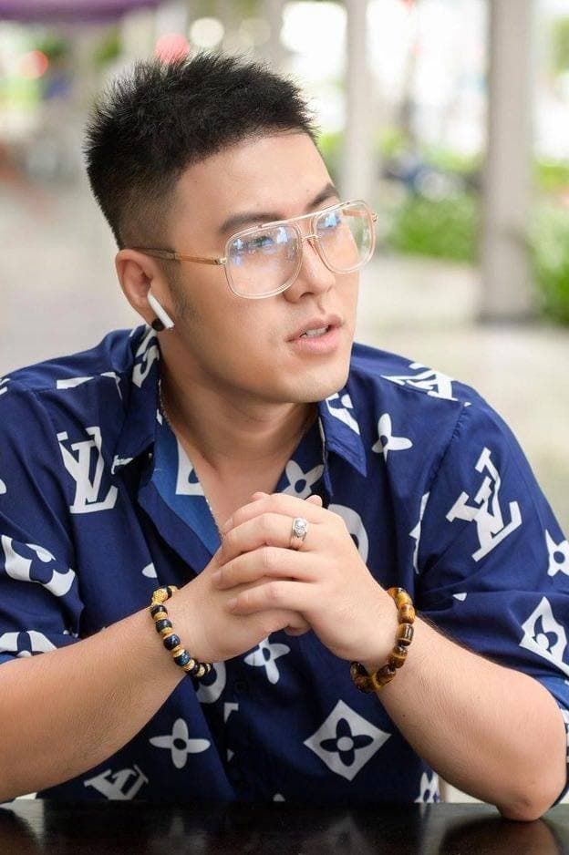 Những sao nam Vbiz như biến thành người khác sau dao kéo