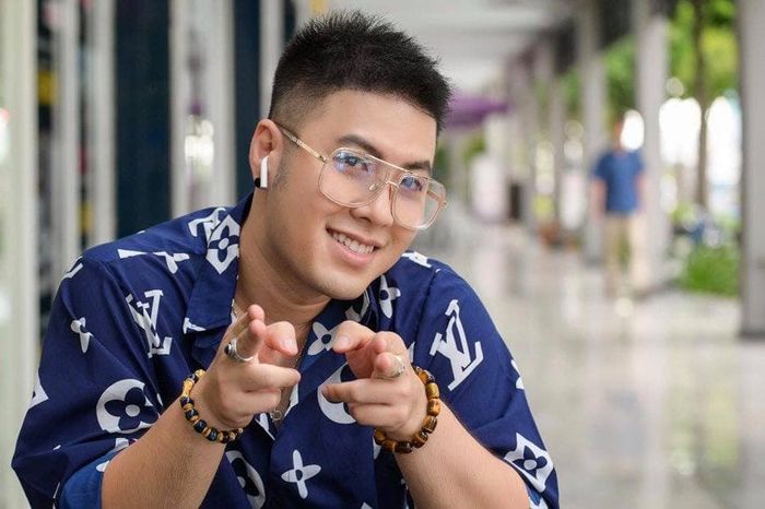 Những sao nam Vbiz như biến thành người khác sau dao kéo