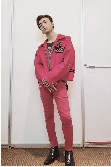 Quang Anh “Về nhà đi con” gia nhập hội giày độn showbiz Việt