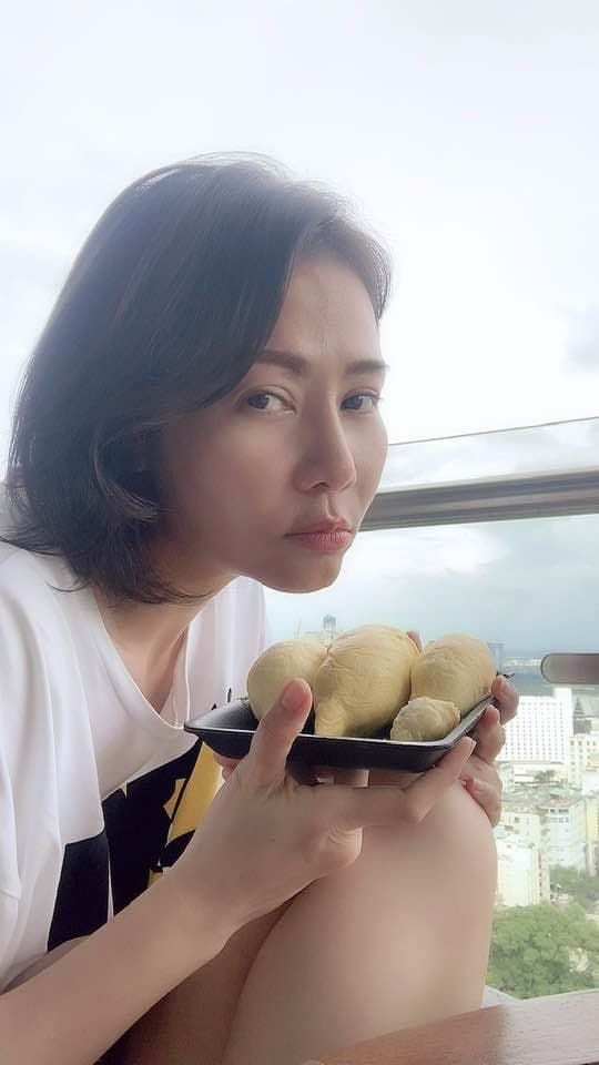 Noo Phước Thịnh đến thăm fan bệnh hiểm nghèo, Sơn Tùng lần đầu khoe cơ