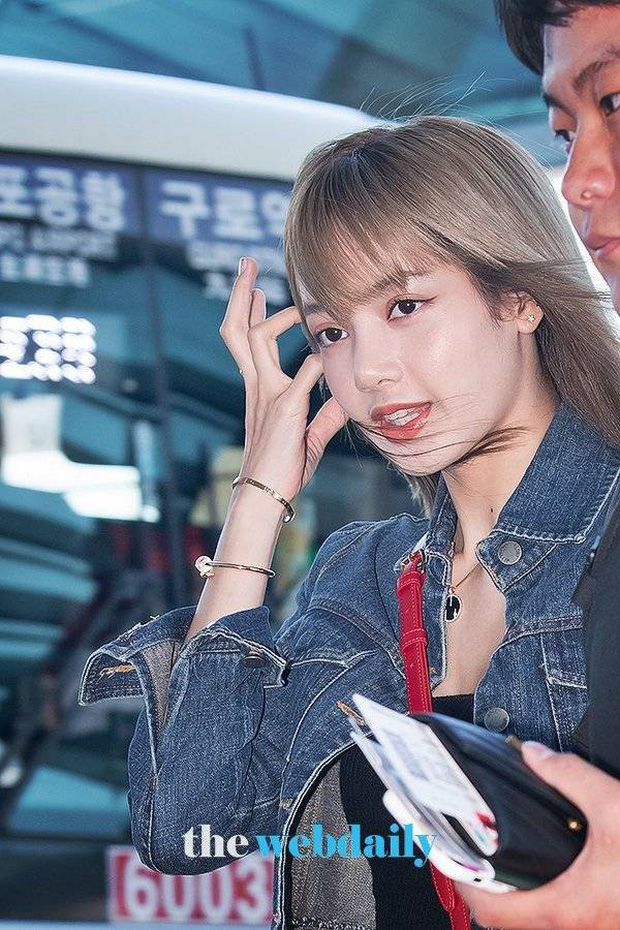 Nữ thần Lisa liệu có qua mặt được đàn chị Taeyeon trong màn đọ sắc?