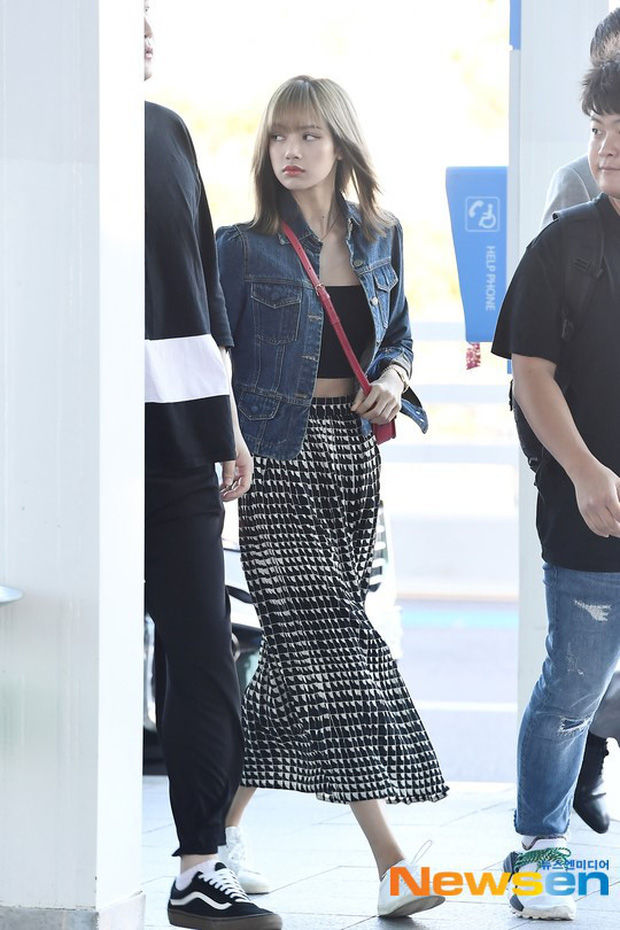 Nữ thần Lisa liệu có qua mặt được đàn chị Taeyeon trong màn đọ sắc?