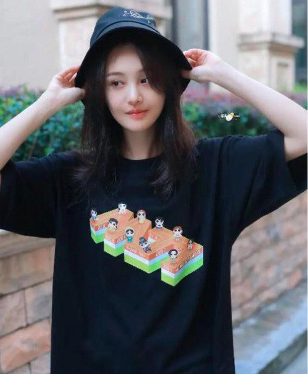“Nữ thần thanh xuân” Trịnh Sảng gây bất ngờ với “gia tài” 5 đôi giày,