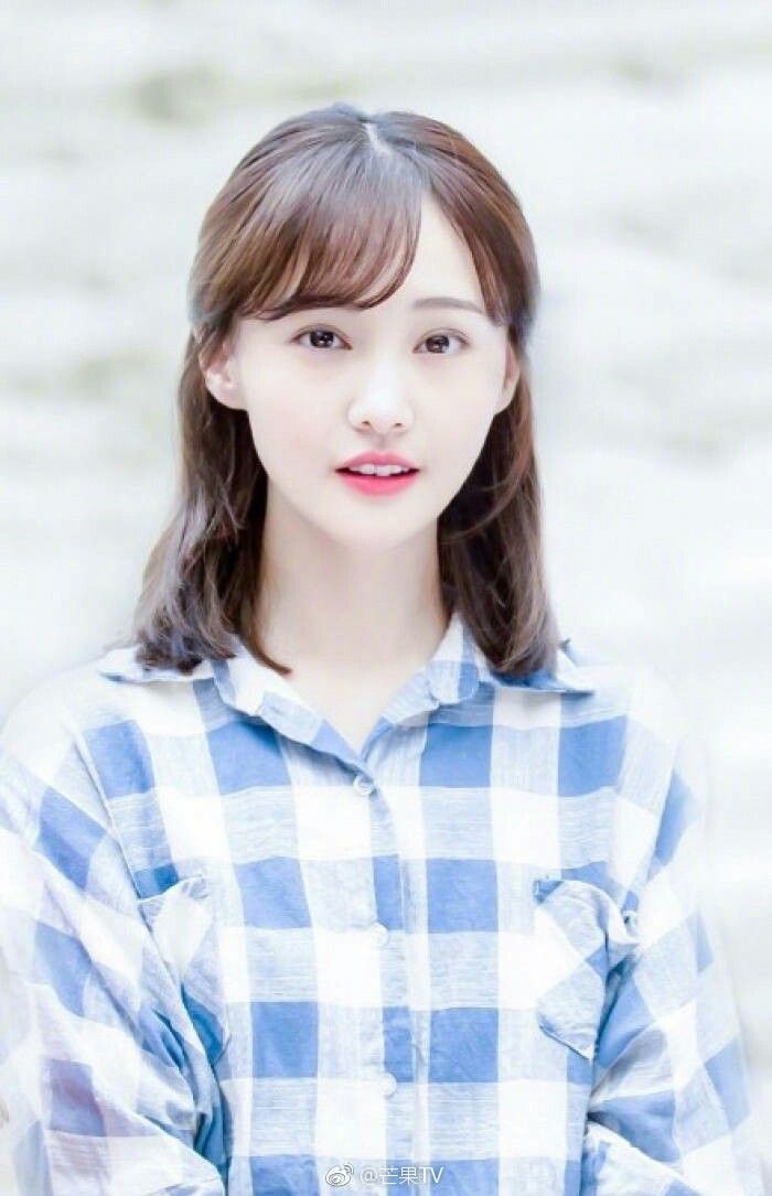 “Nữ thần thanh xuân” Trịnh Sảng gây bất ngờ với “gia tài” 5 đôi giày,
