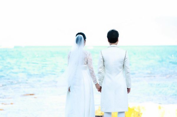 Ông hoàng nhạc sến” Ngọc Sơn tung ảnh cưới úp mở chuyện lấy vợ, còn n