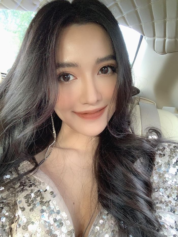 Sao Việt make up cực “chất” đón thu: Bích Phương, chuộng eyeliner sắc