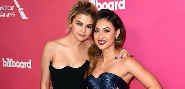 Selena Gomez ngắn gọn đáp trả tin đồn “cạch mặt” với cô bạn thân