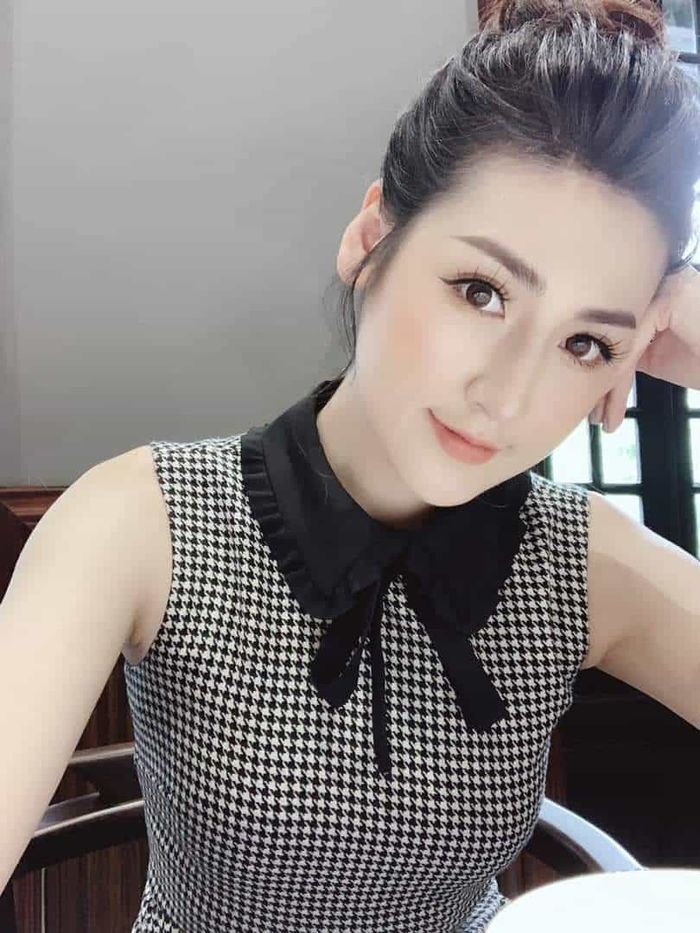 Sơn Tùng kiệt sức, Mâu Thủy vòng 1 không cánh mà bay