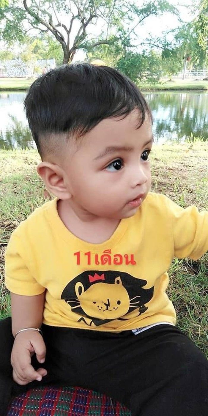 Thiên thần sơ sinh ngày nào giờ đã thay đổi bớt đẹp trai đi rồi