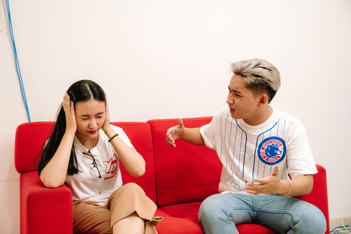 Chê bạn trai 25 tuổi còn chạy xe cùi, cô gái bị CĐM chỉ trích