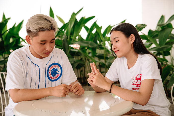 Chê bạn trai 25 tuổi còn chạy xe cùi, cô gái bị CĐM chỉ trích