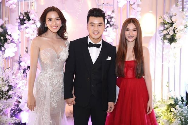 Thu Thủy gỡ ảnh bìa xóa avatar giữa ồn ào