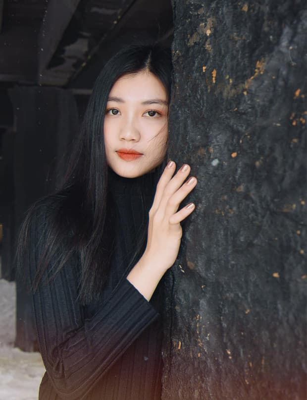 Tiểu tam của Hoa hồng trên ngực trái: Ngoài đời xinh đẹp và sexy