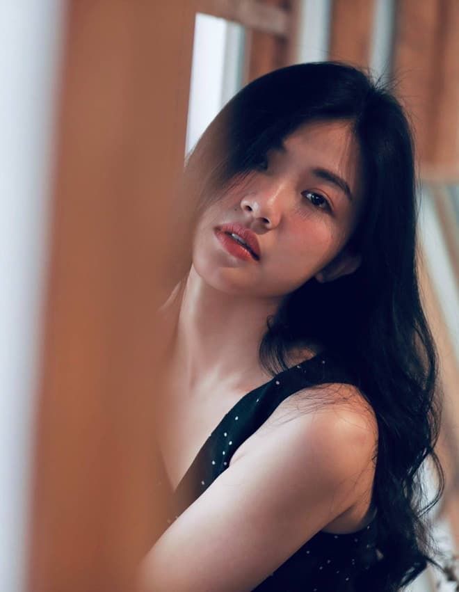 Tiểu tam của Hoa hồng trên ngực trái: Ngoài đời xinh đẹp và sexy