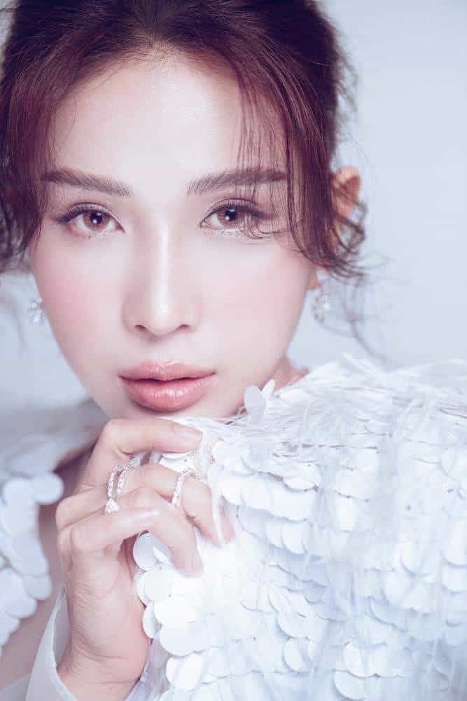 Tiểu Vy dự sinh nhật Thùy Linh, Lý Nhã Kỳ được tỷ phú nhận làm con