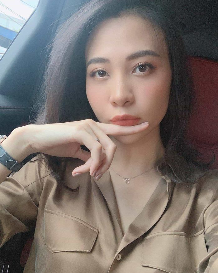 Tiểu Vy dự sinh nhật Thùy Linh, Lý Nhã Kỳ được tỷ phú nhận làm con