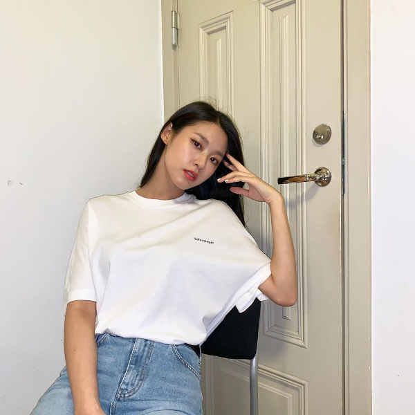 Trên sân khấu sexy là vậy, sao Kbiz cực “kín cổng cao tường” ngoài đời