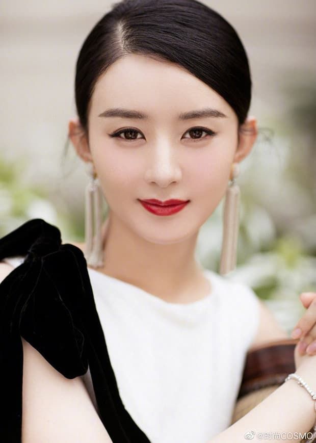 Triệu Lệ Dĩnh tái xuất showbiz với bộ ảnh khoe sắc vóc sau sinh