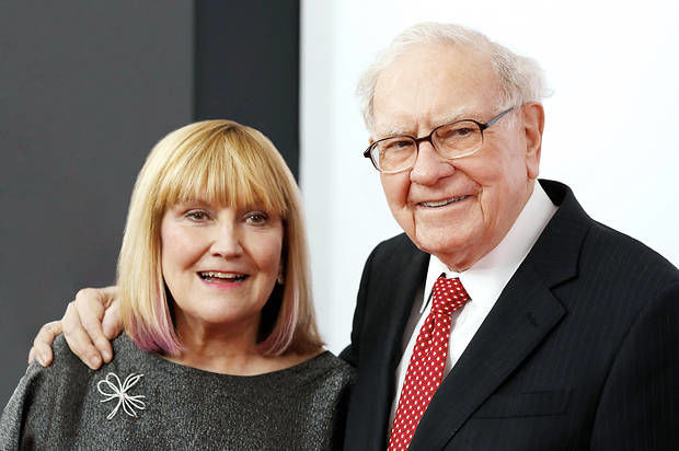 Tỷ phú Warren Buffett: Nên dạy con quản lý tài chính từ sớm