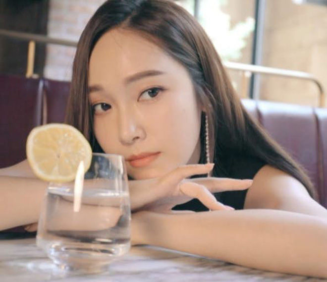 U30 nhưng vẫn đẹp tựa “nữ thần”: Jessica Jung luôn kiểm soát chế độ ăn