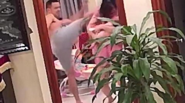Vụ chồng võ sư đánh vợ: Chồng hứa không tái phạm, vợ rút đơn
